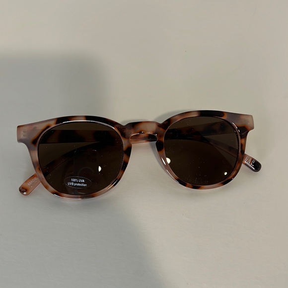 New Gap Sunglasses one size